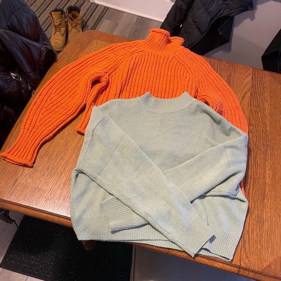 3 for 1 sweater bundle, Small - Picture 2 of 12